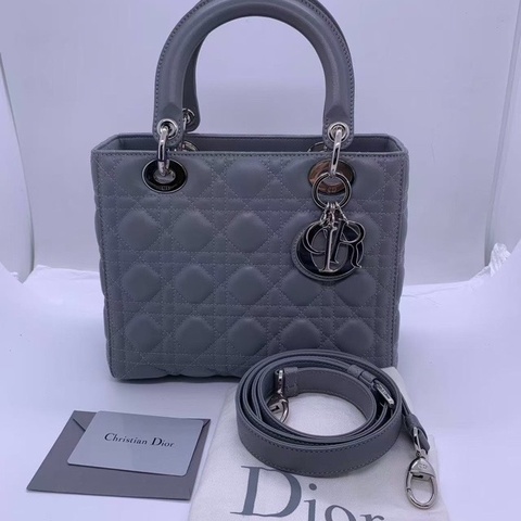 二手Dior五格灰色羊皮銀扣戴妃包，邊角輕微磨損，內里有輕微髒，五金有輕微划痕