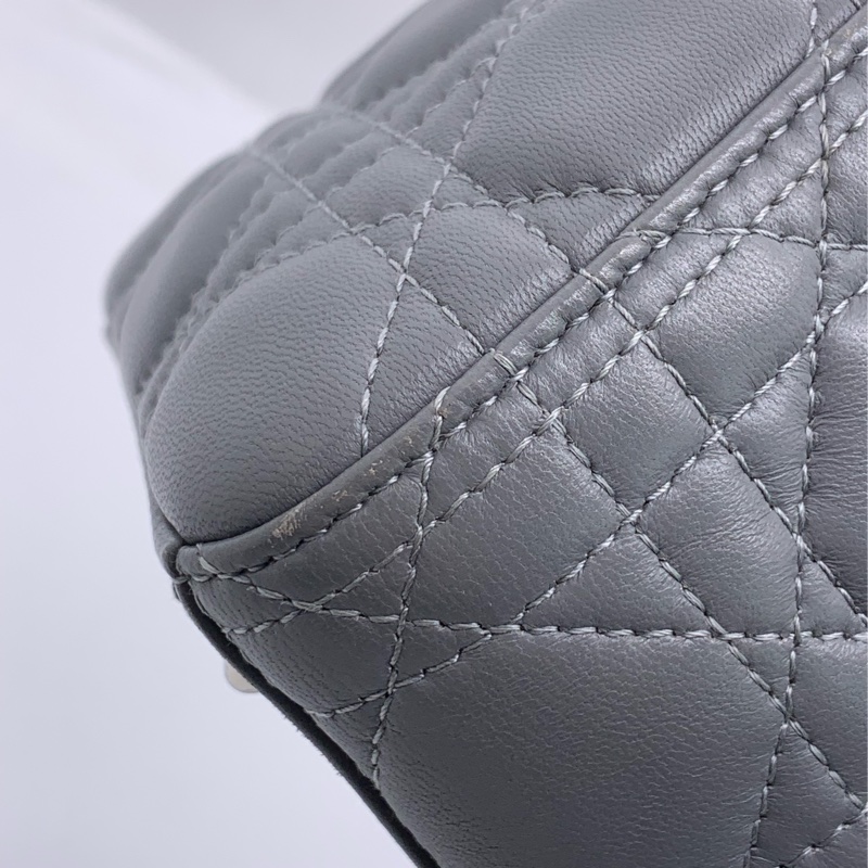 二手Dior五格灰色羊皮銀扣戴妃包，邊角輕微磨損，內里有輕微髒，五金有輕微划痕-11