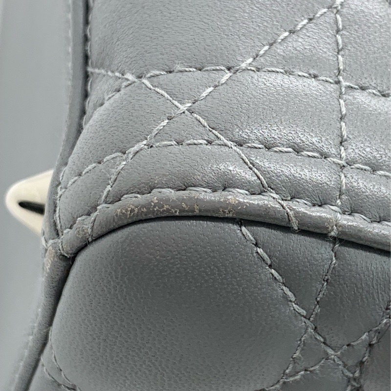 二手Dior五格灰色羊皮銀扣戴妃包，邊角輕微磨損，內里有輕微髒，五金有輕微划痕-12