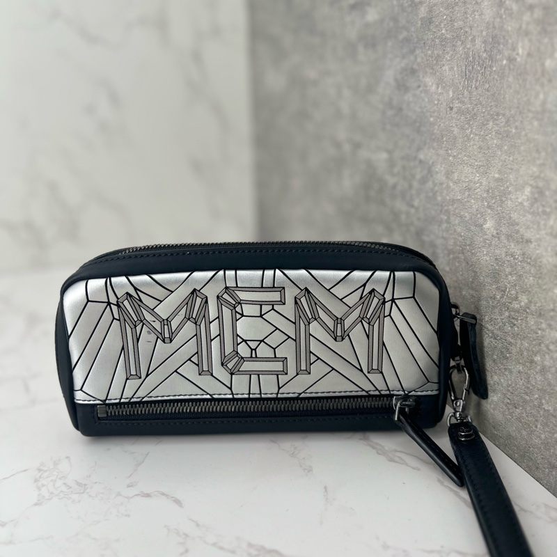 💗香緹國際精品💗 756 MCM 黑銀手拿包 化妝包-0