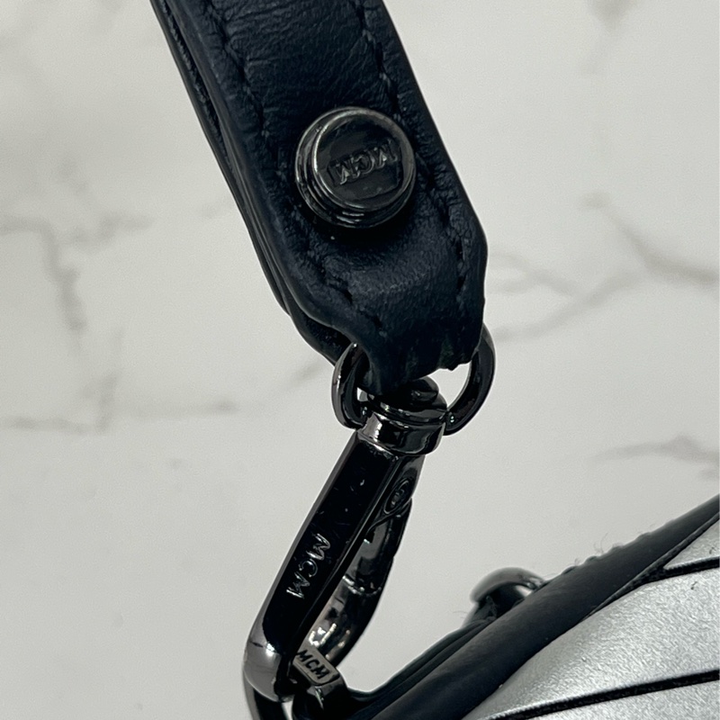 💗香緹國際精品💗 756 MCM 黑銀手拿包 化妝包-8