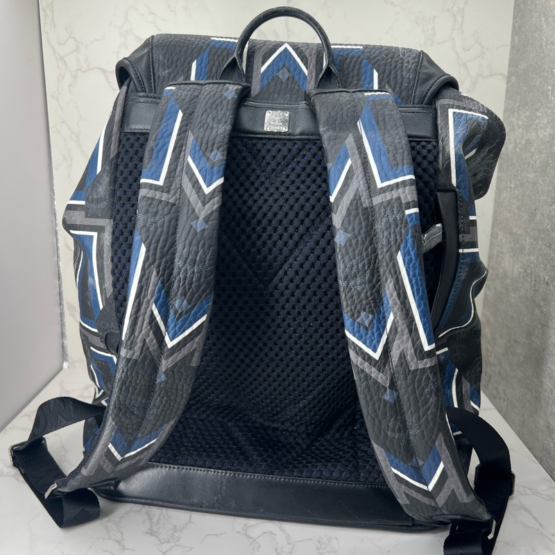 💗香緹國際精品💗 758 MCM 藍黑後背包-2