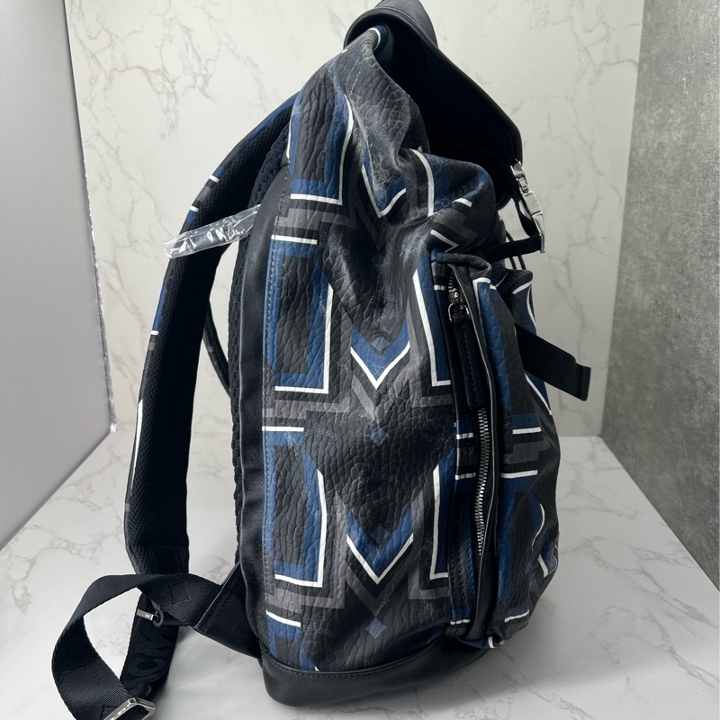 💗香緹國際精品💗 758 MCM 藍黑後背包-3