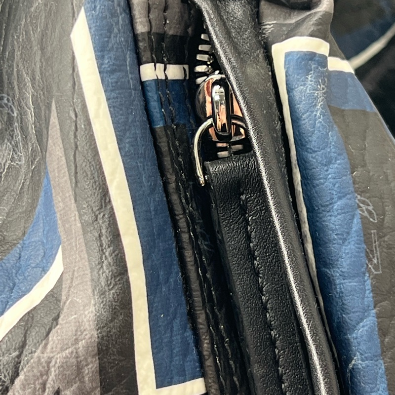 💗香緹國際精品💗 758 MCM 藍黑後背包-5