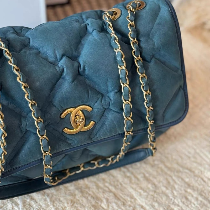 Chanel • 墨藍色珠光牛皮泡芙機場包 金釦 附子袋-1