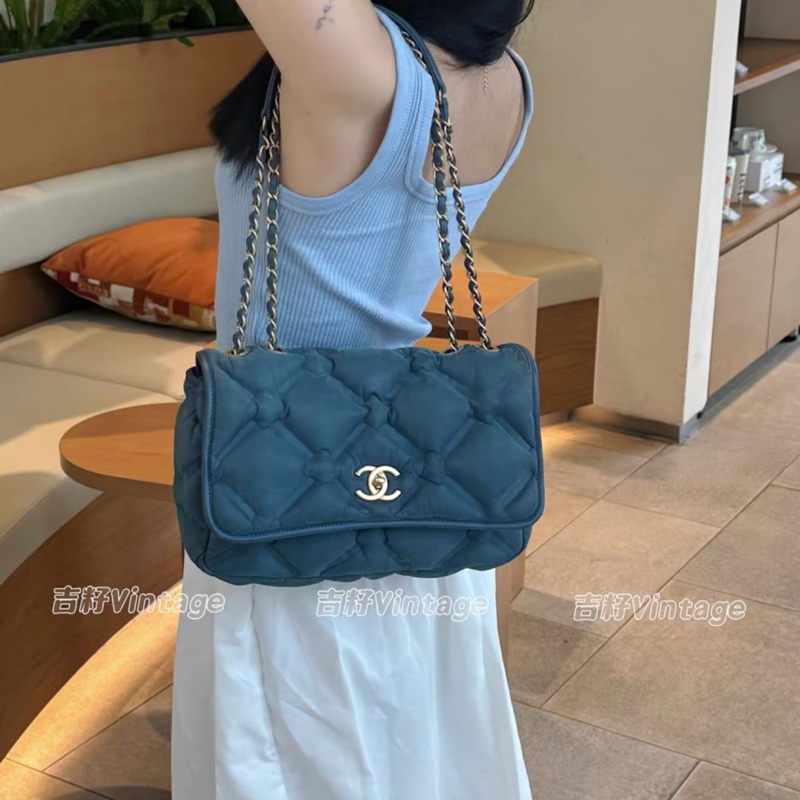 Chanel • 墨藍色珠光牛皮泡芙機場包 金釦 附子袋-3