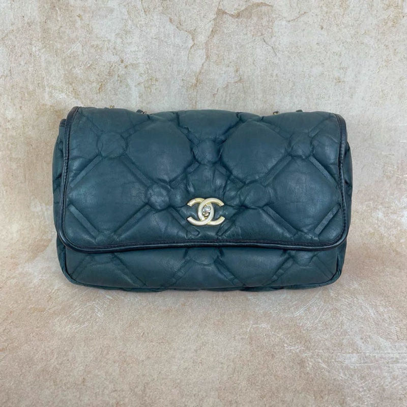 Chanel • 墨藍色珠光牛皮泡芙機場包 金釦 附子袋-4