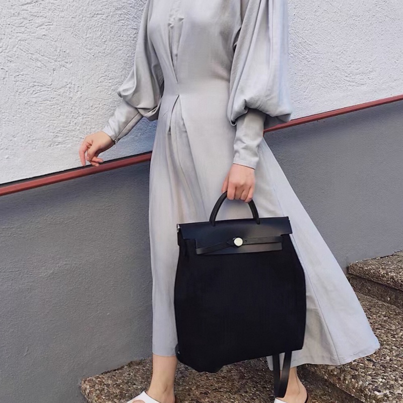 Hermes • Herbag 31 黑銀帆布雙肩包 附替換袋-2