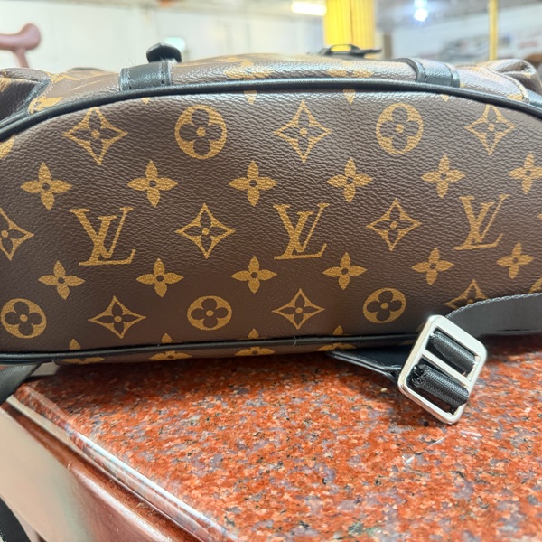 LV 經典老花後背包 M43735-11