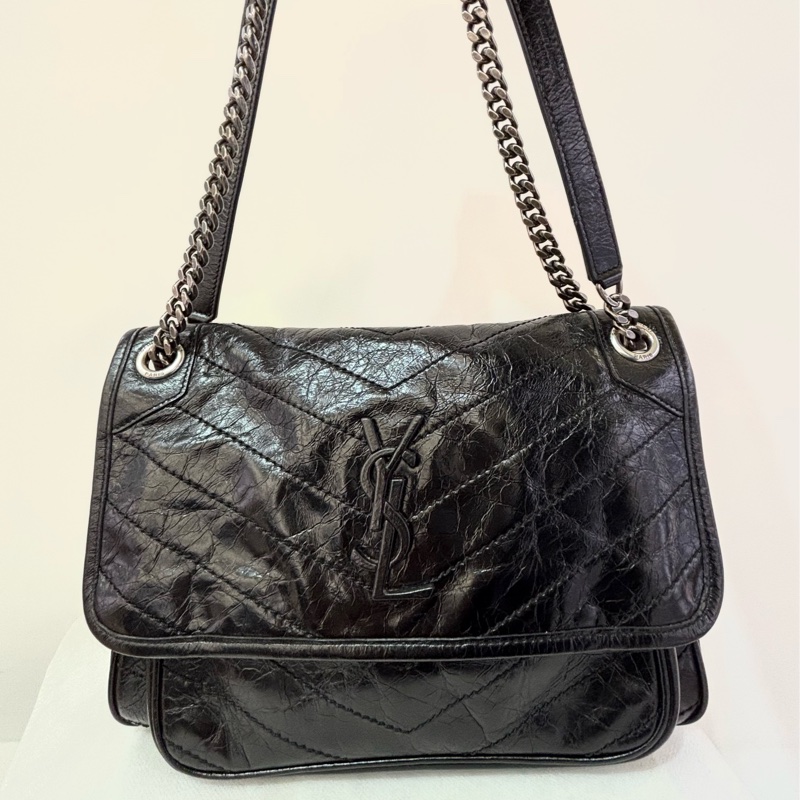 YSL黑色油蠟牛皮銀釦小號Niki肩背包-0