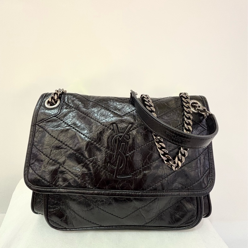 YSL黑色油蠟牛皮銀釦小號Niki肩背包-2