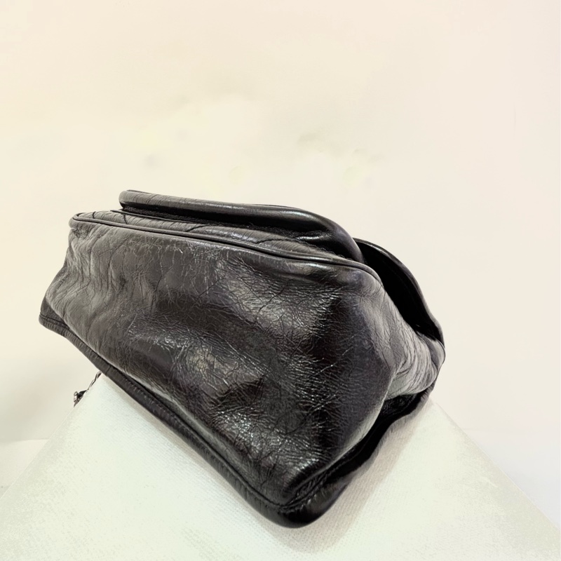 YSL黑色油蠟牛皮銀釦小號Niki肩背包-6