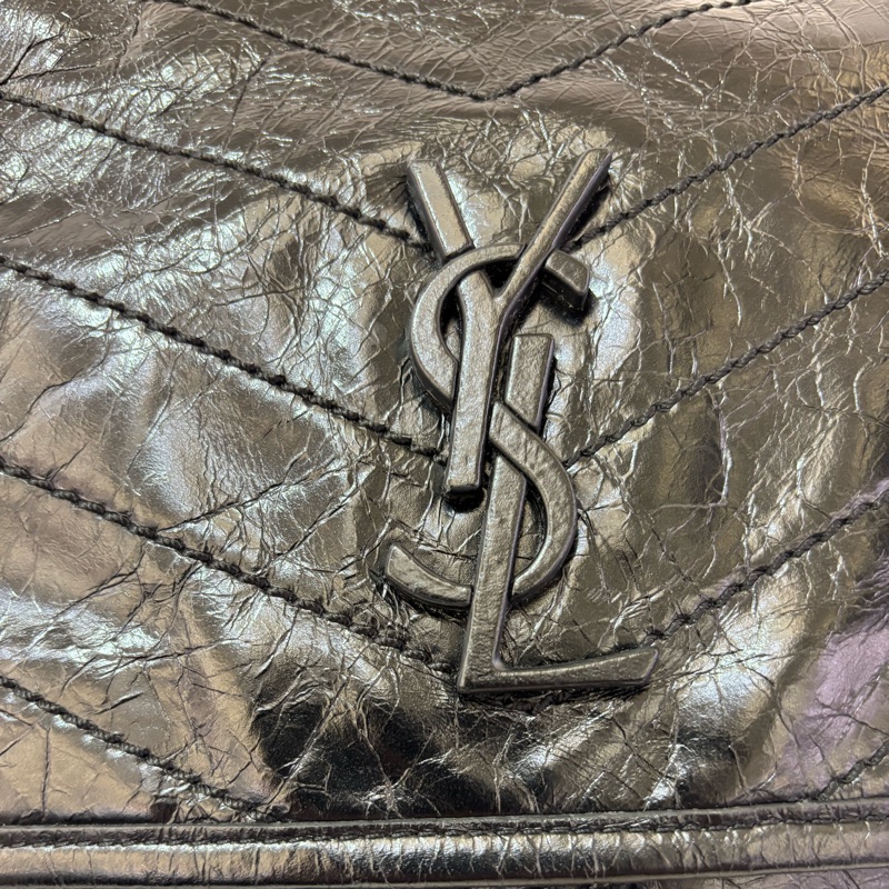 YSL黑色油蠟牛皮銀釦小號Niki肩背包-8