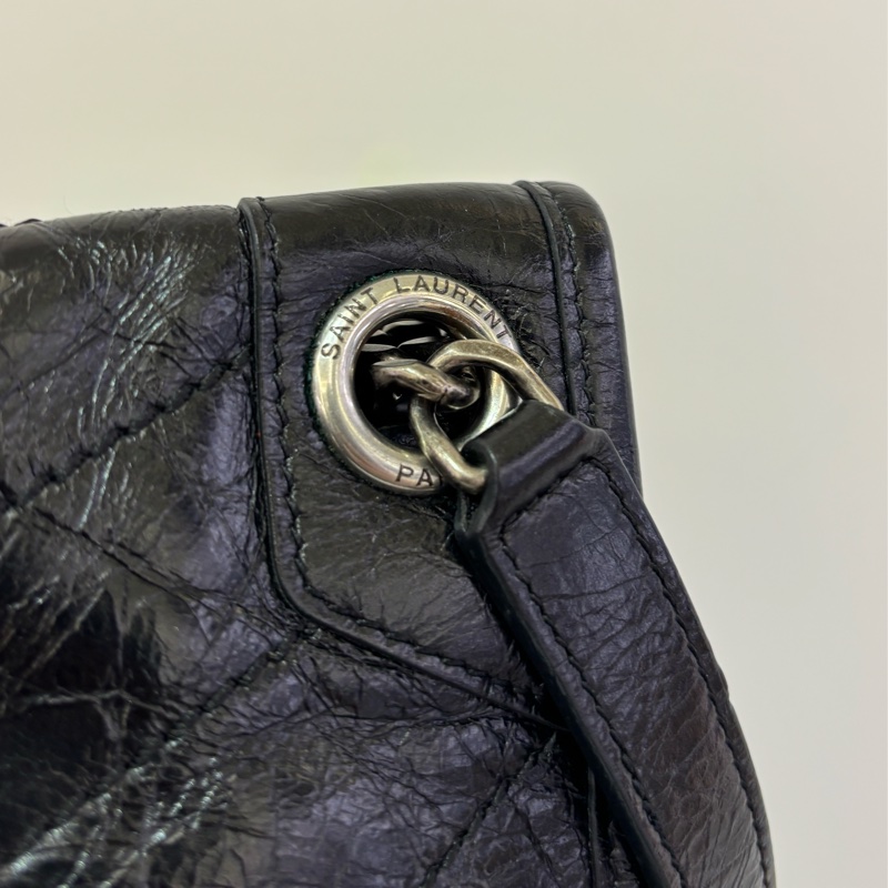 YSL黑色油蠟牛皮銀釦小號Niki肩背包-12