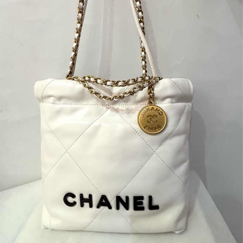Chanel 22 mini bag-0