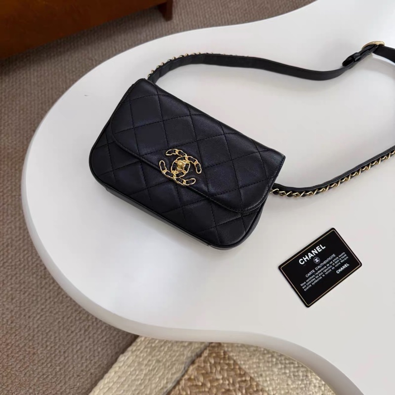 Chanel • 19 Bag 黑金羊皮腰包-0