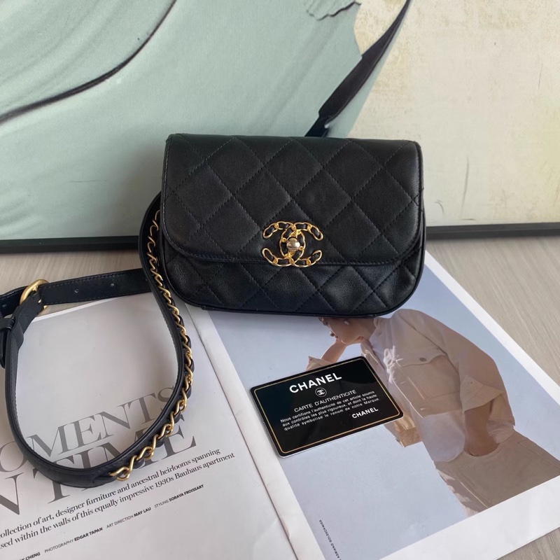 Chanel • 19 Bag 黑金羊皮腰包-2