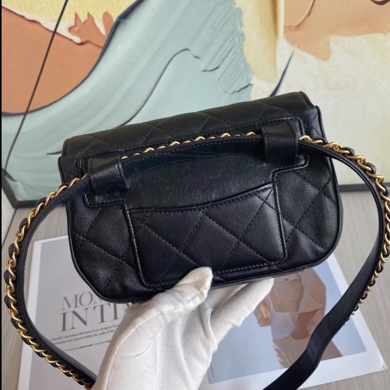 Chanel • 19 Bag 黑金羊皮腰包-6