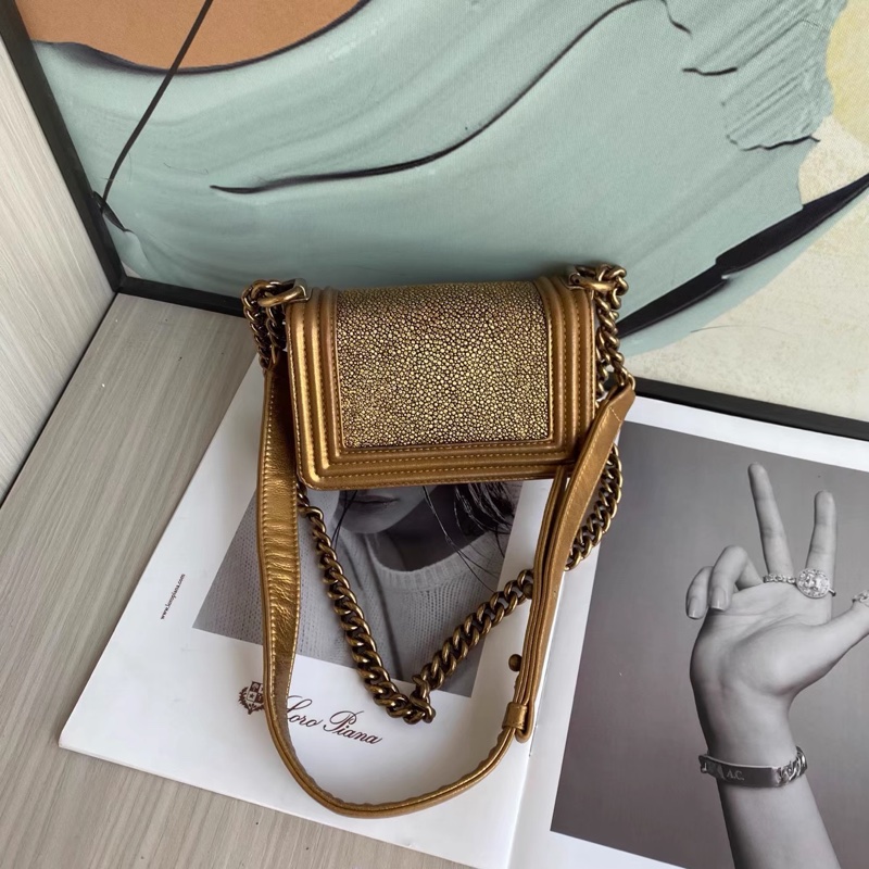 Chanel • Le Boy Mini 金色金釦珍珠魚皮-1