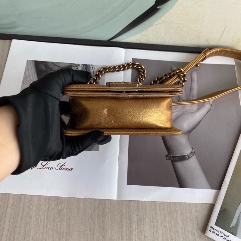 Chanel • Le Boy Mini 金色金釦珍珠魚皮-4