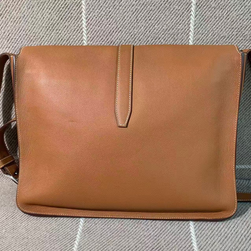 HERMES愛馬steve light junior斜挎包男款D 刻，尺寸:27×34-1