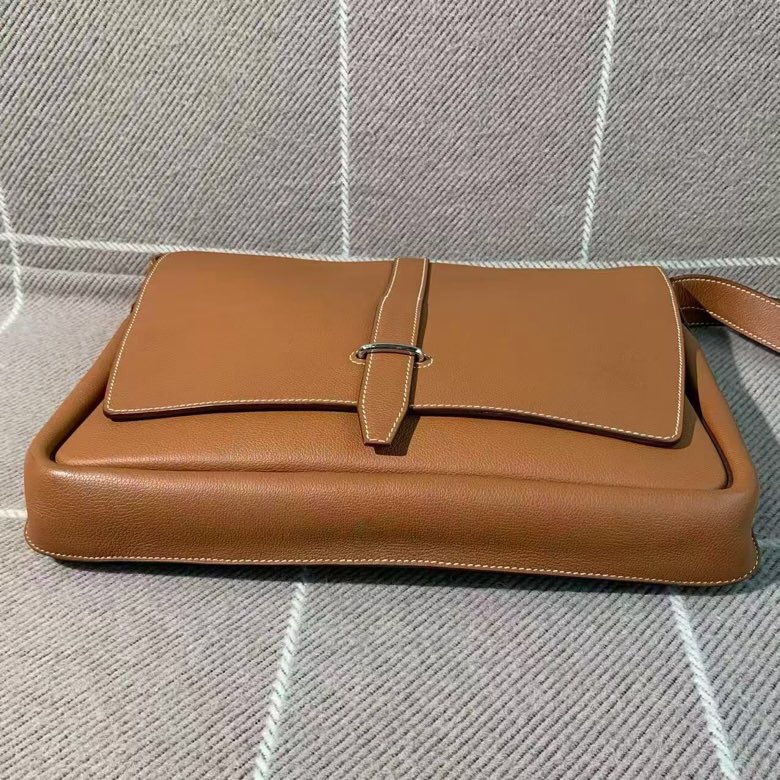 HERMES愛馬steve light junior斜挎包男款D 刻，尺寸:27×34-2