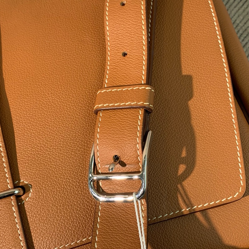 HERMES愛馬steve light junior斜挎包男款D 刻，尺寸:27×34-5