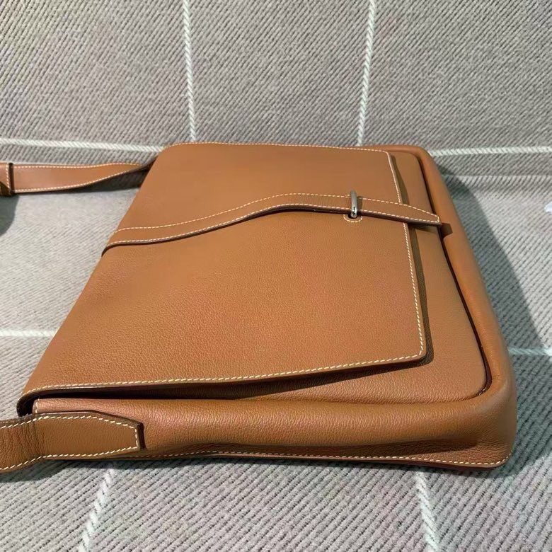 HERMES愛馬steve light junior斜挎包男款D 刻，尺寸:27×34-7