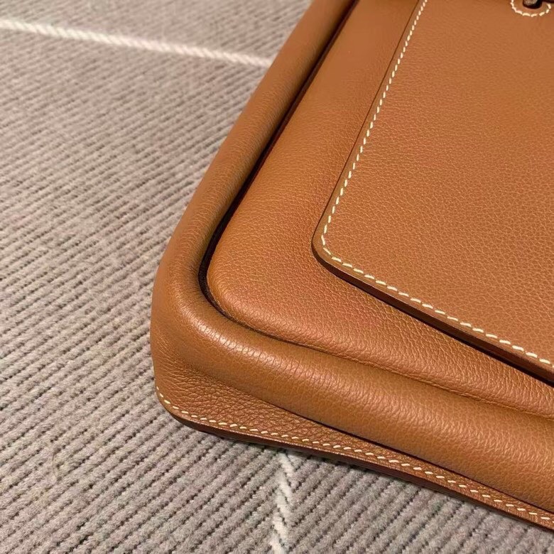 HERMES愛馬steve light junior斜挎包男款D 刻，尺寸:27×34-8