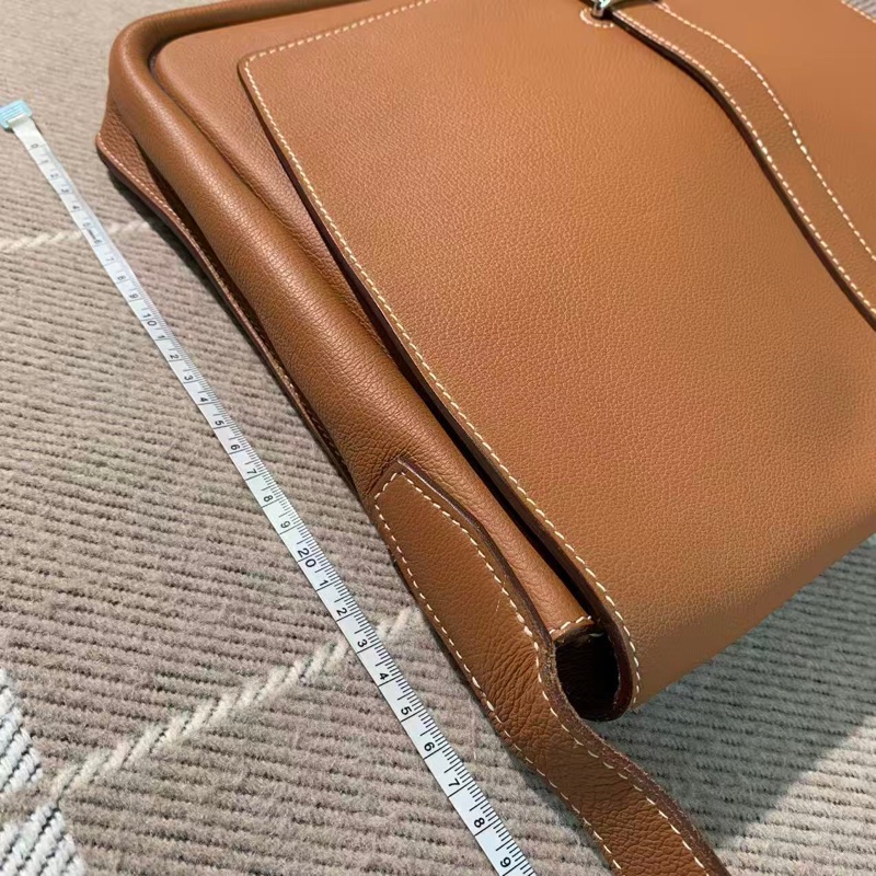 HERMES愛馬steve light junior斜挎包男款D 刻，尺寸:27×34-14