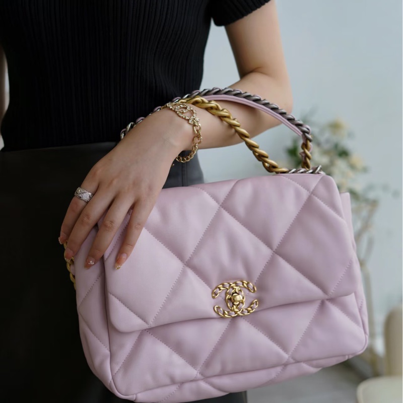 Chanel • 19 Bag 櫻花粉羊皮 金釦 中號-0