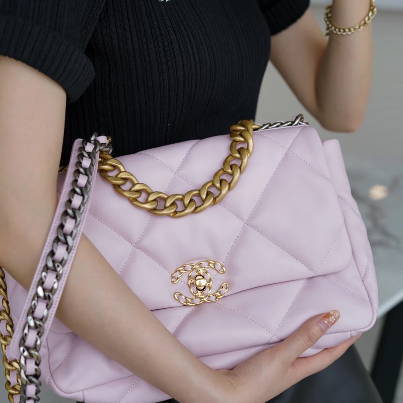 Chanel • 19 Bag 櫻花粉羊皮 金釦 中號-1