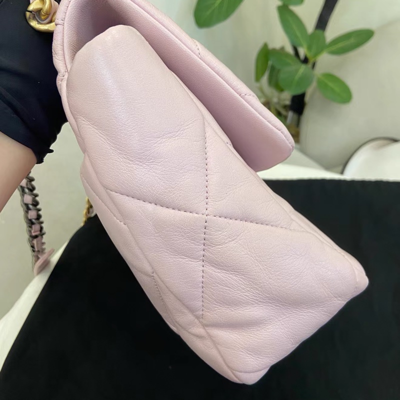 Chanel • 19 Bag 櫻花粉羊皮 金釦 中號-4