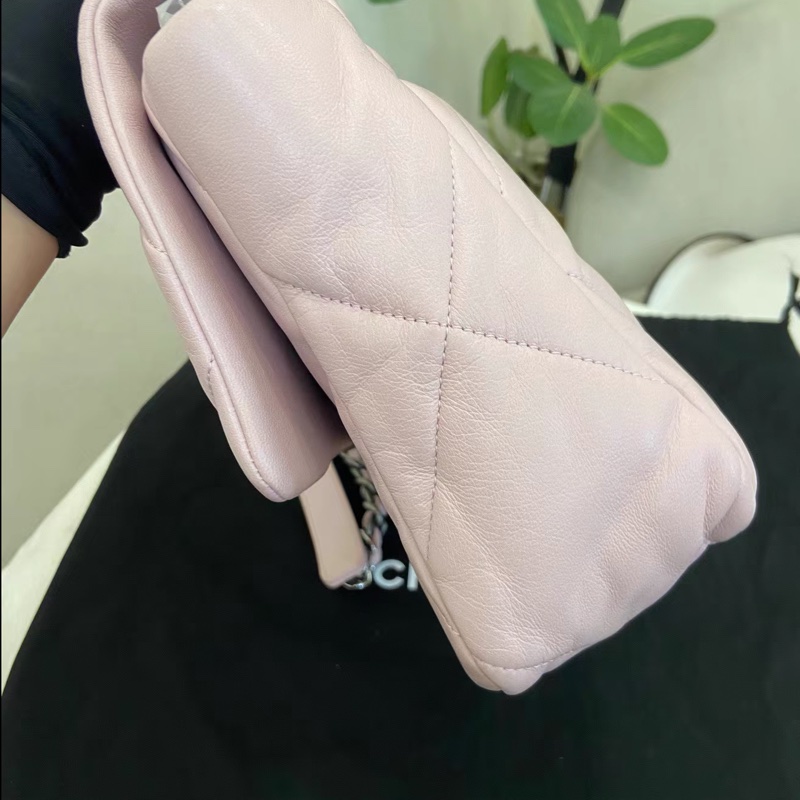 Chanel • 19 Bag 櫻花粉羊皮 金釦 中號-7