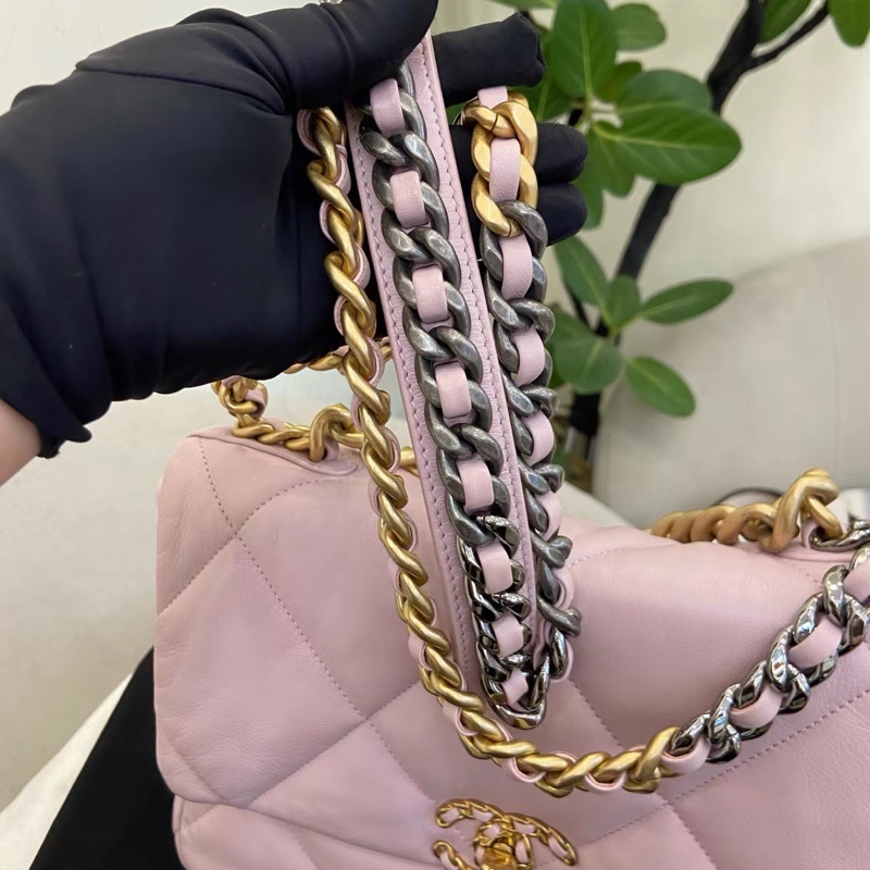 Chanel • 19 Bag 櫻花粉羊皮 金釦 中號-9