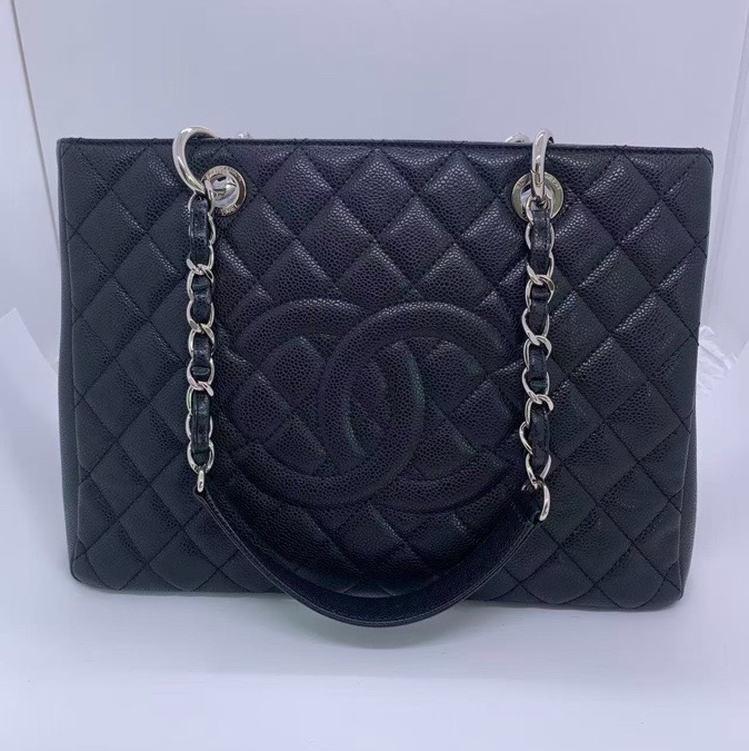 二手Chanel香奈兒GST黑銀單肩包，鐳射19開，邊角有磨損，形狀如圖，五金有氧化划痕-0