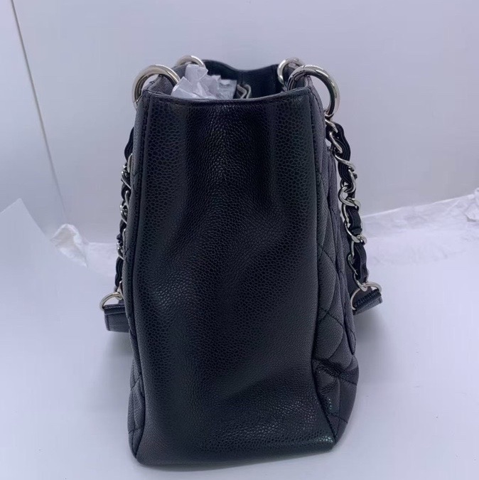 二手Chanel香奈兒GST黑銀單肩包，鐳射19開，邊角有磨損，形狀如圖，五金有氧化划痕-3