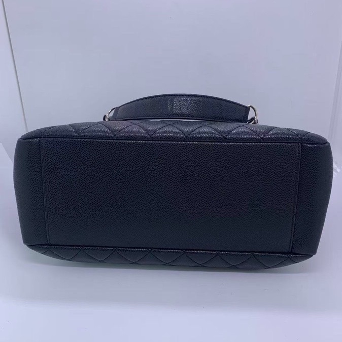 二手Chanel香奈兒GST黑銀單肩包，鐳射19開，邊角有磨損，形狀如圖，五金有氧化划痕-4