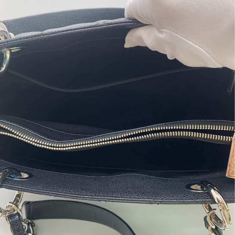 二手Chanel香奈兒GST黑銀單肩包，鐳射19開，邊角有磨損，形狀如圖，五金有氧化划痕-6