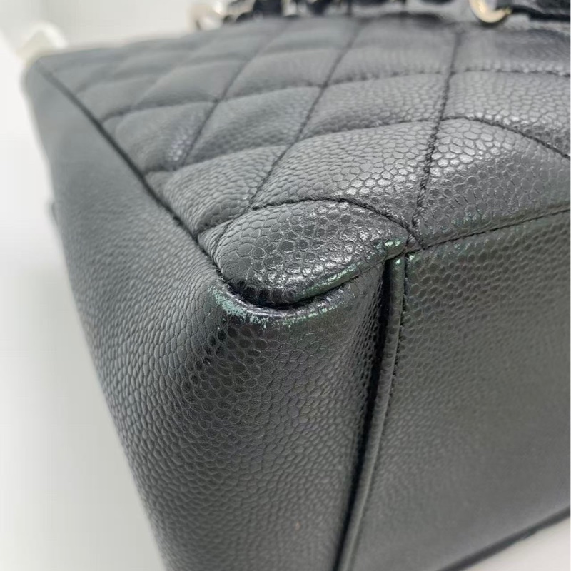 二手Chanel香奈兒GST黑銀單肩包，鐳射19開，邊角有磨損，形狀如圖，五金有氧化划痕-11