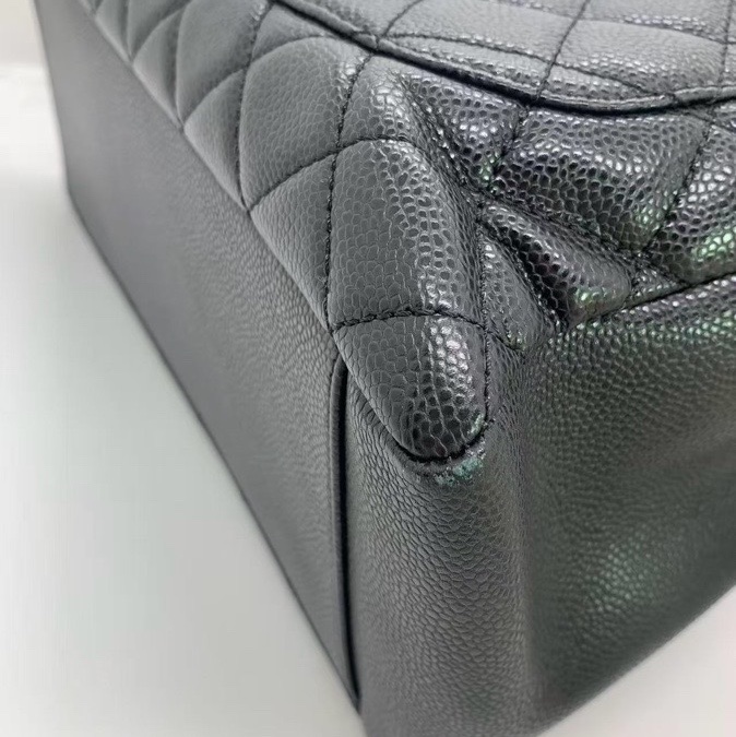 二手Chanel香奈兒GST黑銀單肩包，鐳射19開，邊角有磨損，形狀如圖，五金有氧化划痕-14