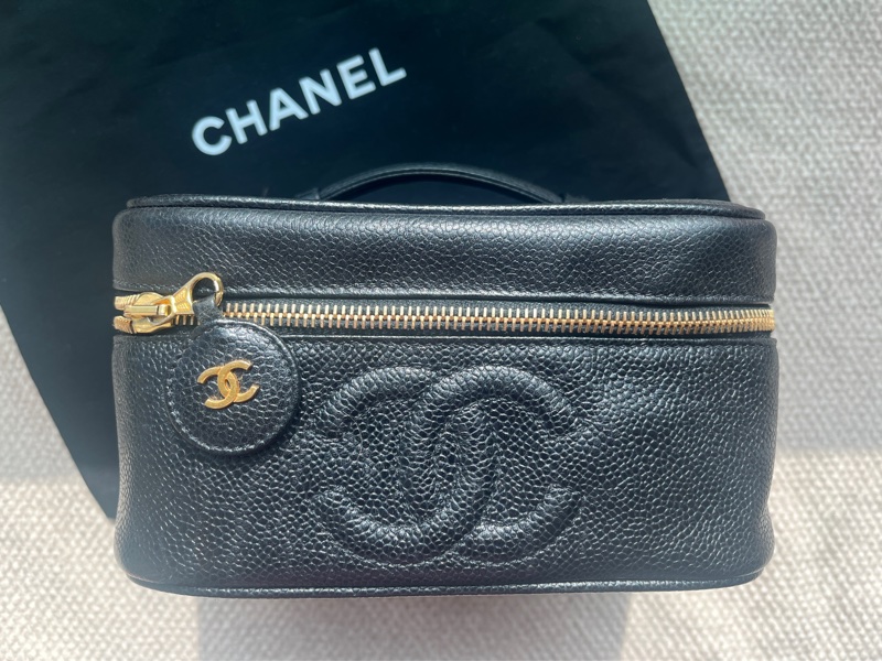 Chanel 香奈兒經典荔枝皮化妝包-1