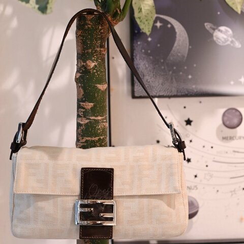 中古 Fendi Zucca Baguette 經典米白象牙色帆布法棍包