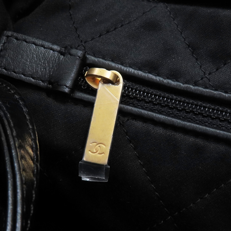 黑色 牛皮 22 鍊帶肩背包 金扣【CHANEL 香奈兒】 AS3260-18