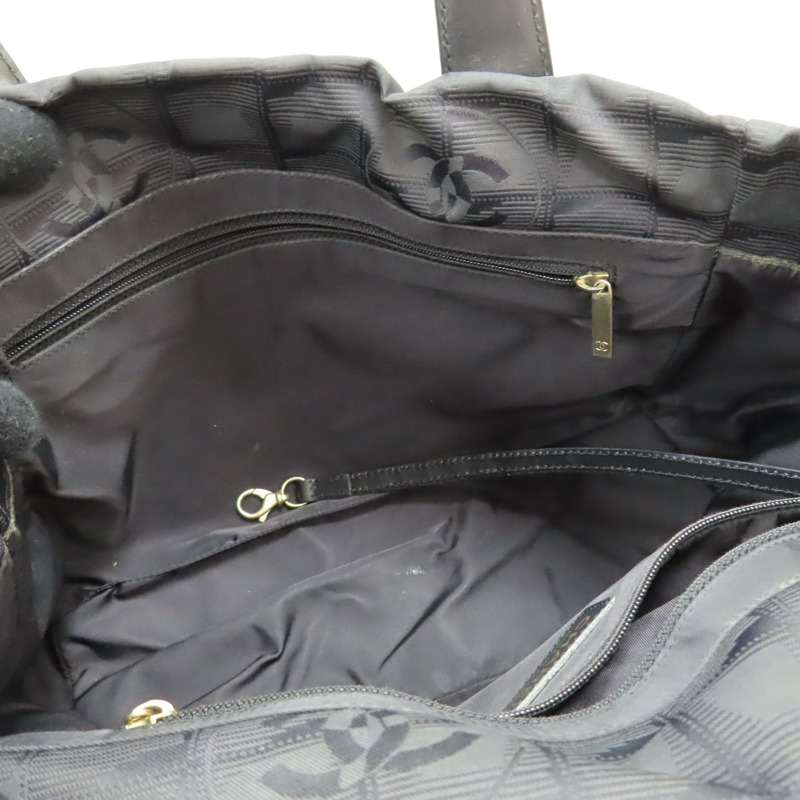 黑色尼龍 牛皮 New Travel Line 肩背包 無卡 金扣 背帶老化【CHANEL 香奈兒】 A20457-5