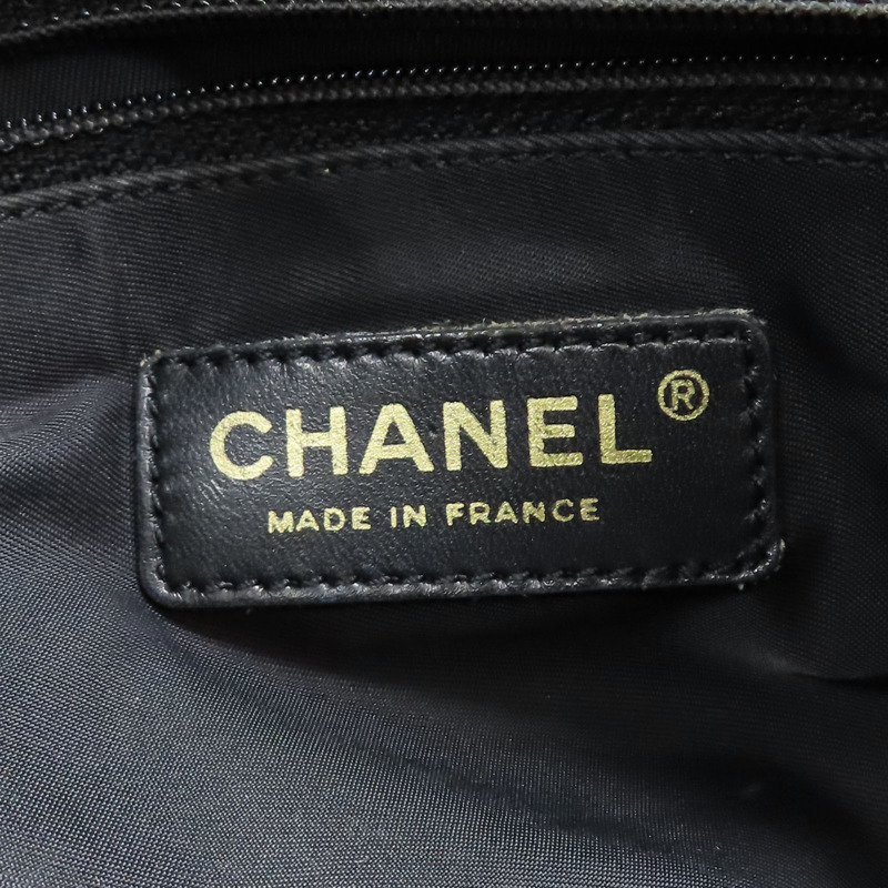 黑色尼龍 牛皮 New Travel Line 肩背包 無卡 金扣 背帶老化【CHANEL 香奈兒】 A20457-6
