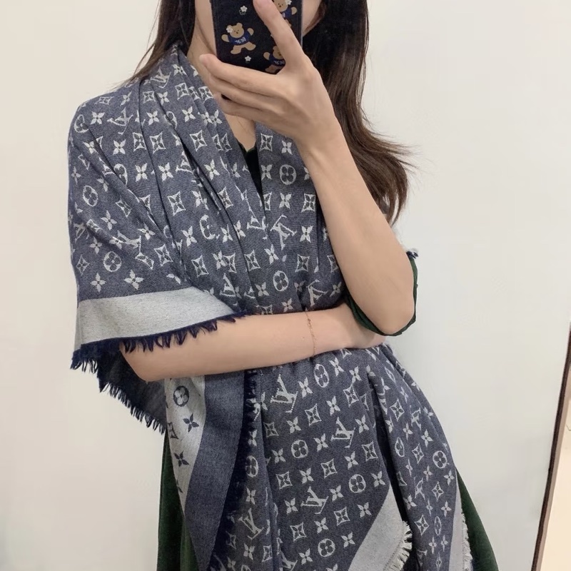 Louis Vuitton 灰黑老花圍巾-3