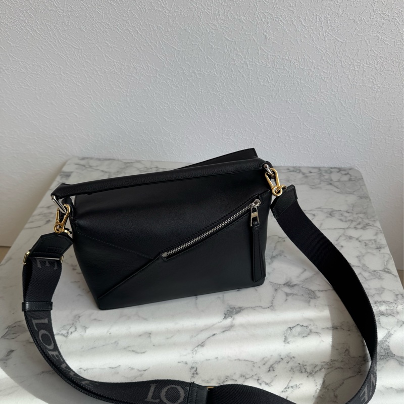 Loewe黑色puzzle 男女都可駕馭✨半價割愛-4