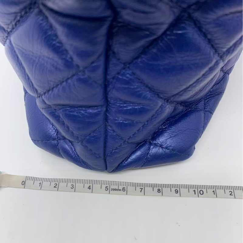 二手Chanel 香奈兒珠光藍抽繩時尚托特包，正常使用痕跡-16