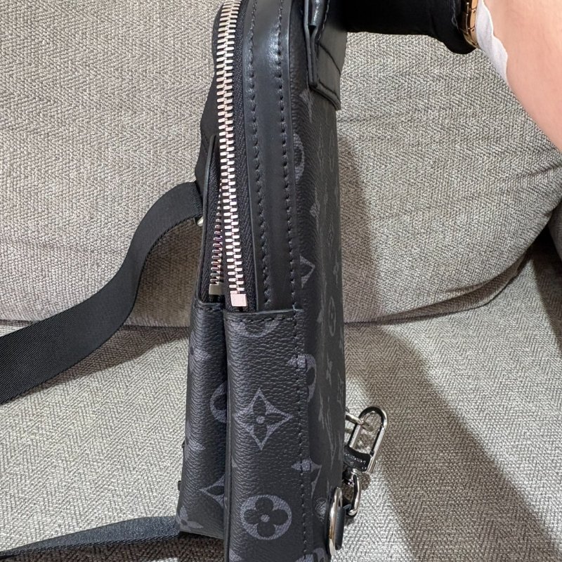 Louis Vuitton 黑花單肩包-1